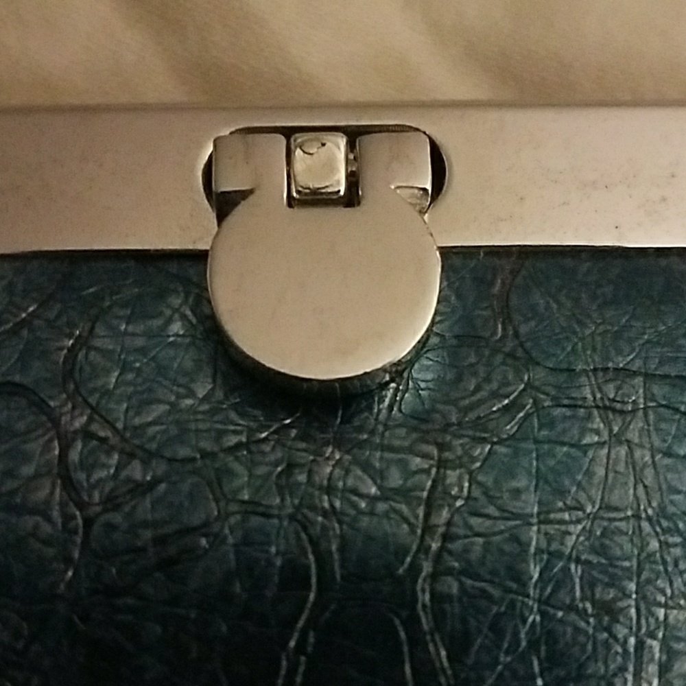 Clutch - Picture 7 of 8